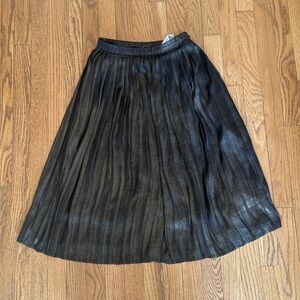 Black and gold pleated midi skirt